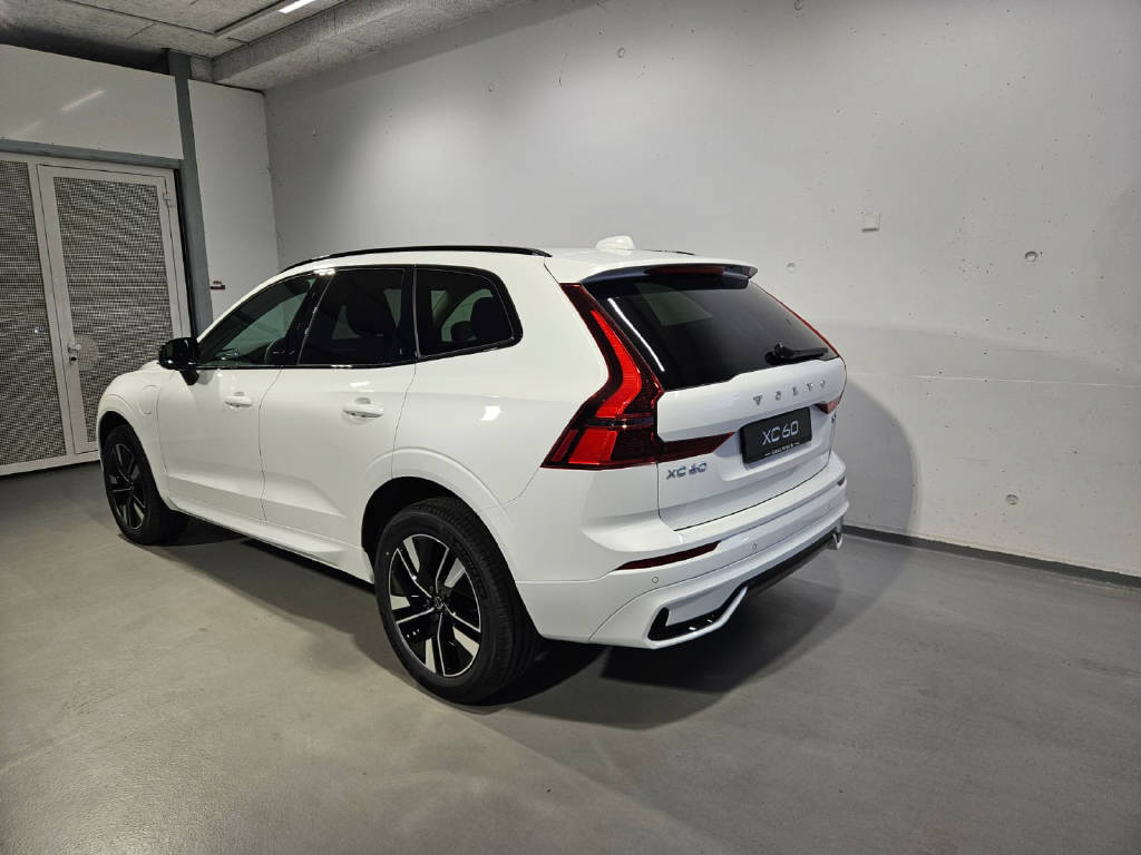 VOLVO XC60 2.0 T6 TE Plus Dark eAWD-image-15