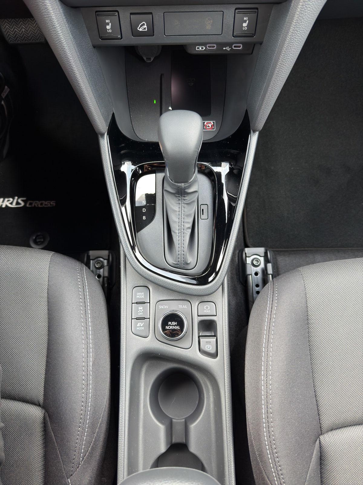 TOYOTA Yaris Cross 1.5 VVT-i HSD Trend AWD-i-image-15