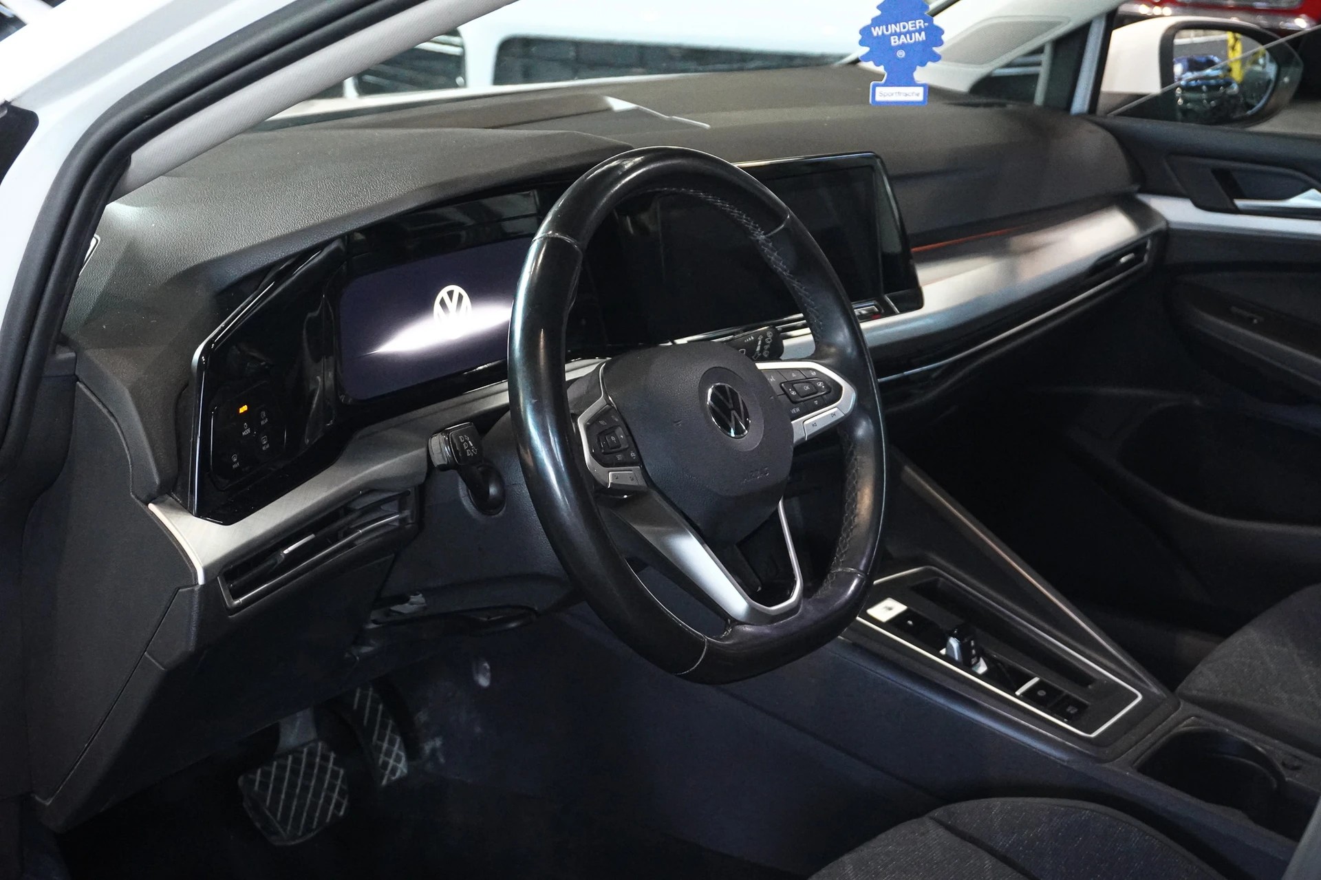 VW Golf Variant 2.0 TDI Life DSG-image-7
