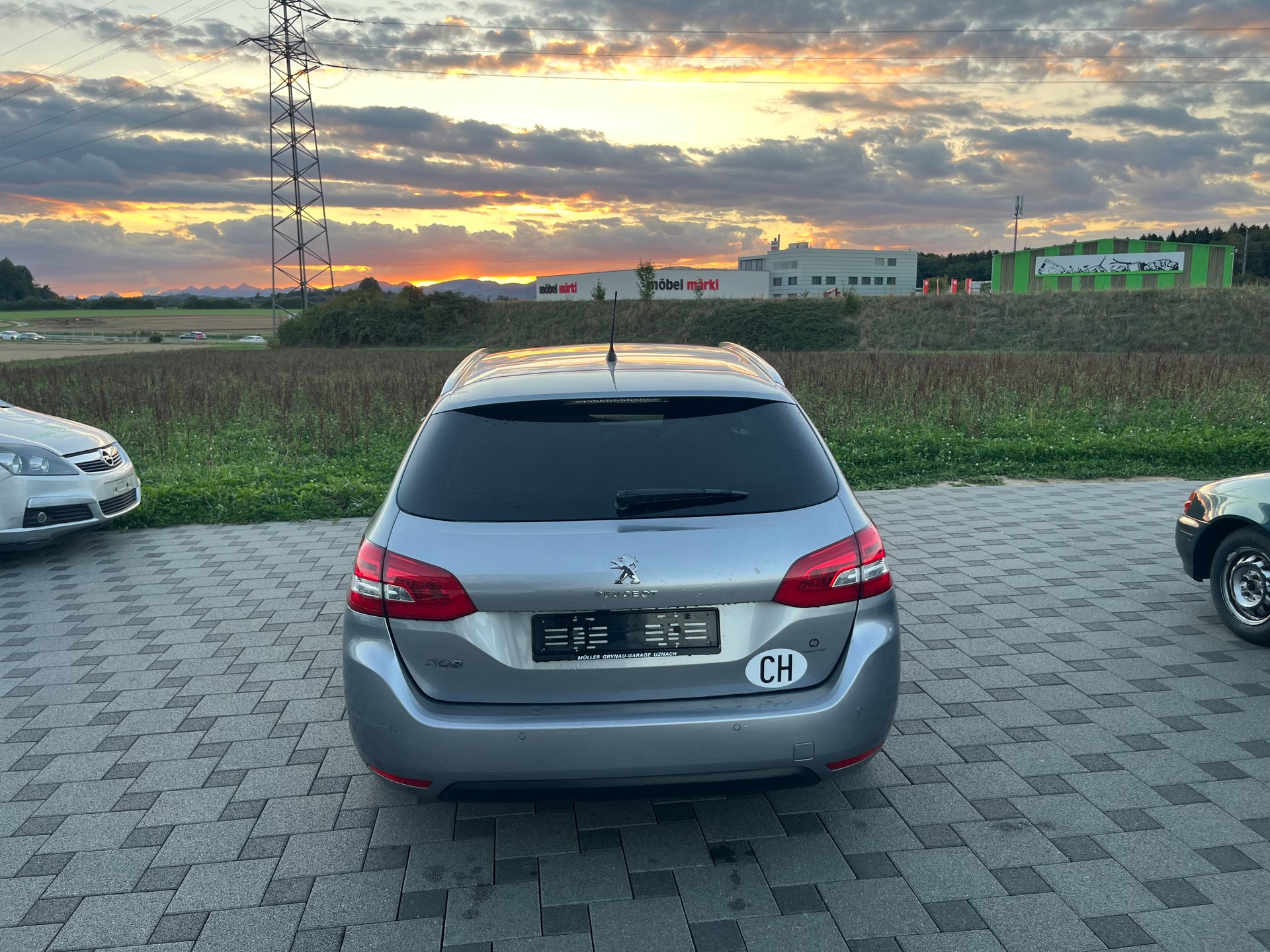 PEUGEOT 308 SW 1.2 THP Style Automatic-image-7