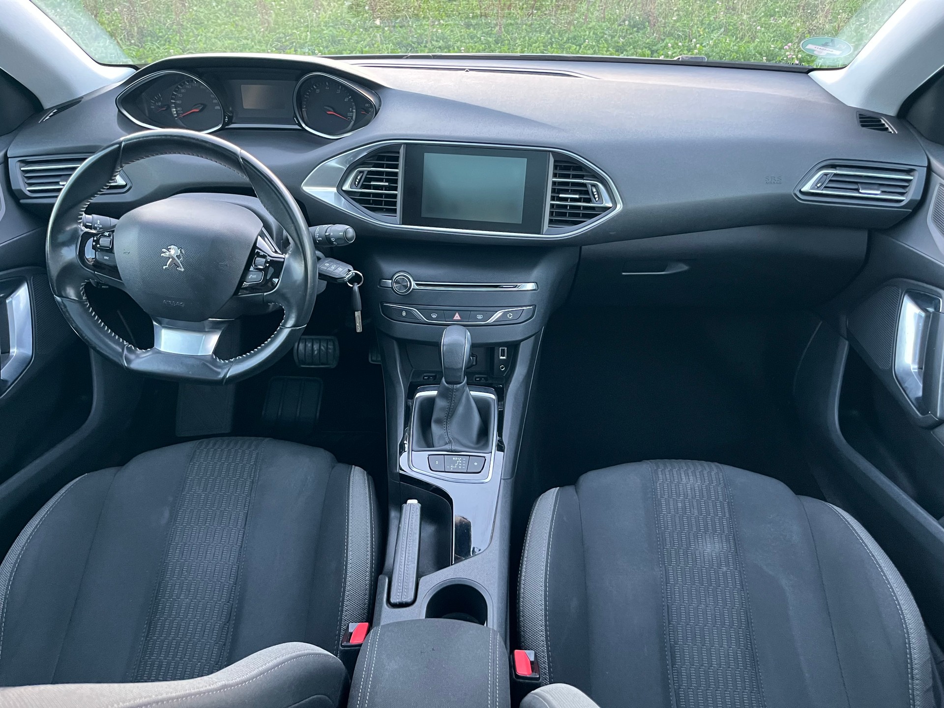 PEUGEOT 308 SW 1.2 THP Style Automatic-image-9