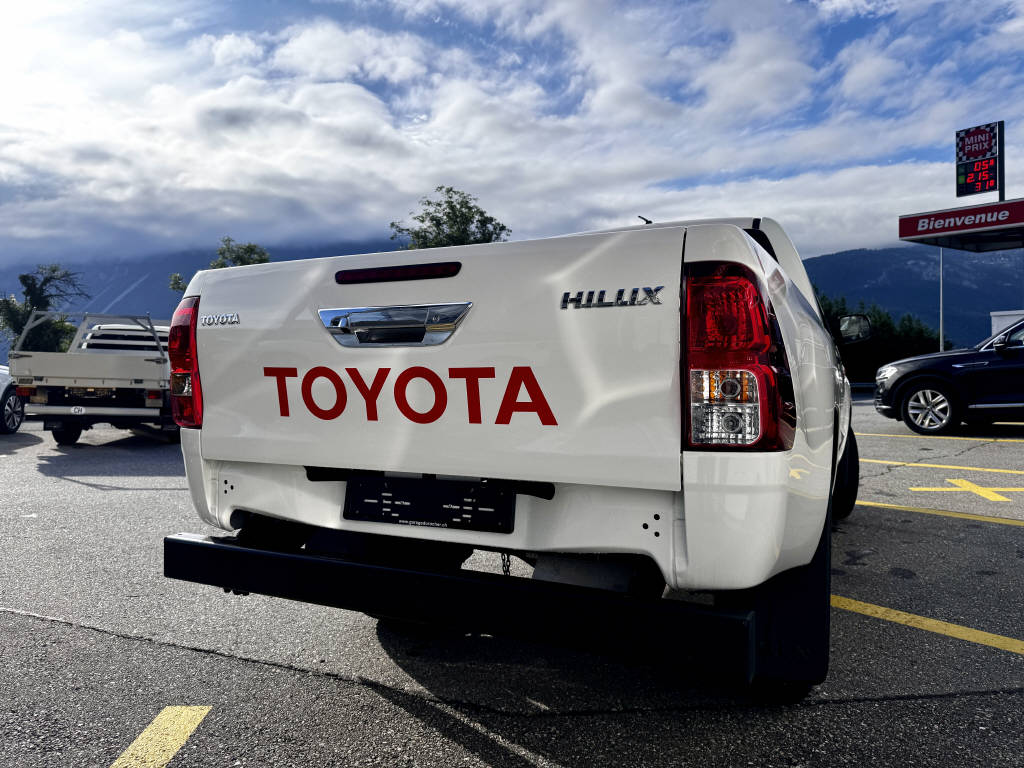 TOYOTA Hilux Extra Cab.-pick-up 2.5 D-4D Linea Luna-image-2