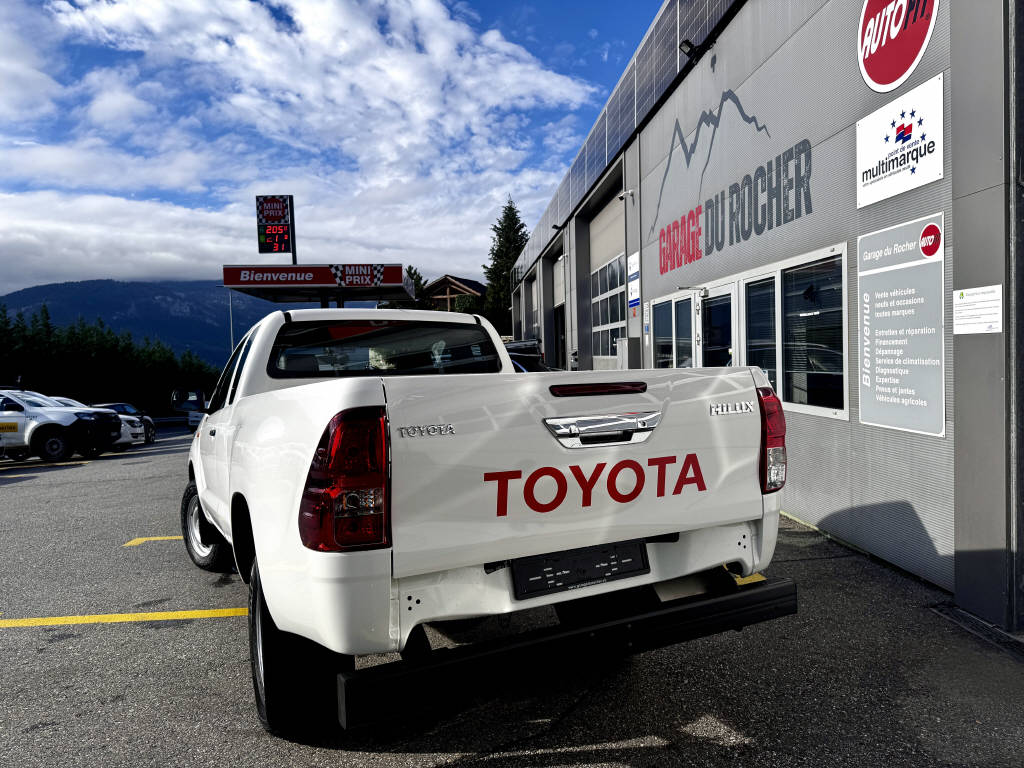 TOYOTA Hilux Extra Cab.-pick-up 2.5 D-4D Linea Luna-image-3