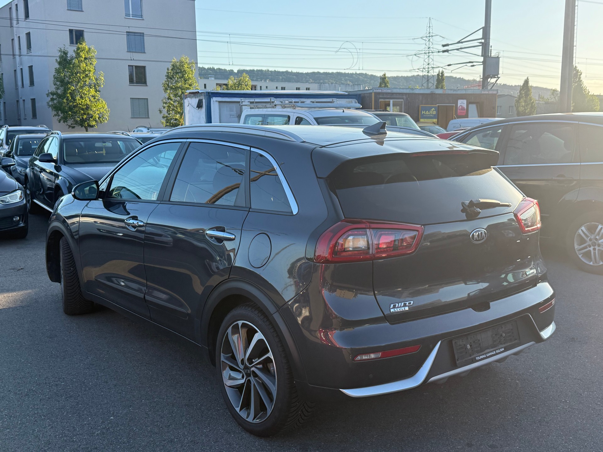 KIA Niro 1.6GDi Hybrid Style DCT-image-3