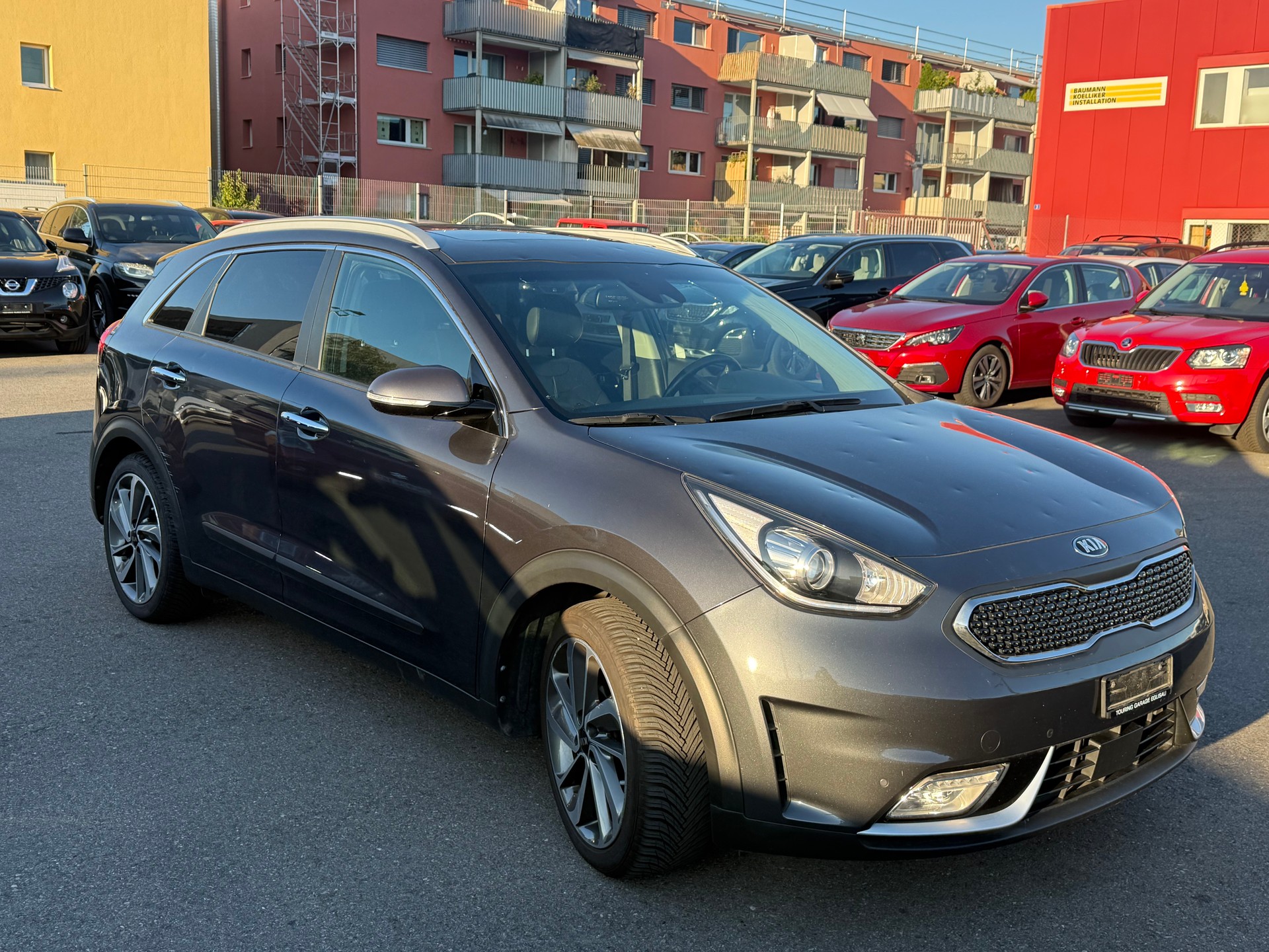 KIA Niro 1.6GDi Hybrid Style DCT-image-1