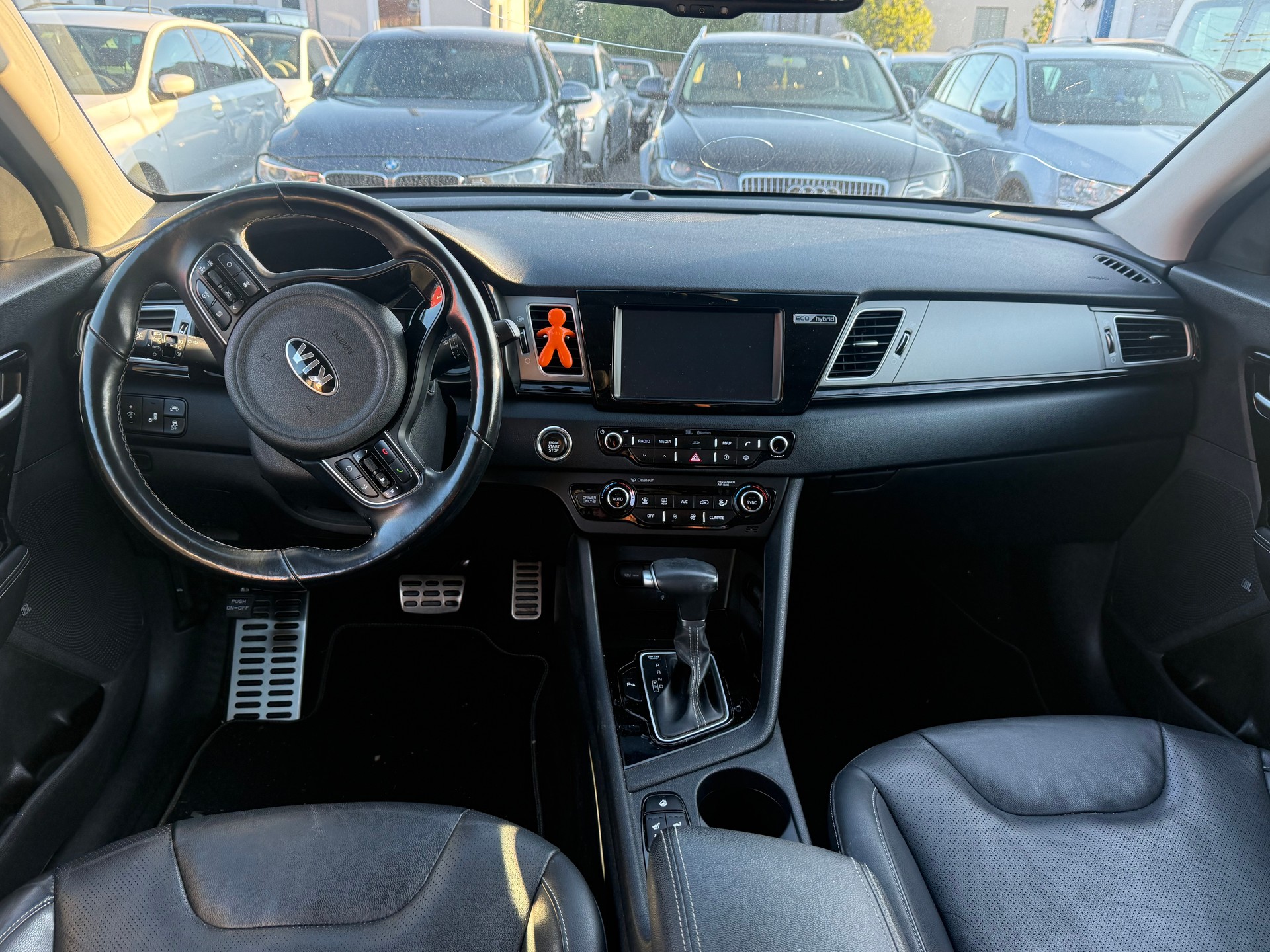 KIA Niro 1.6GDi Hybrid Style DCT-image-4