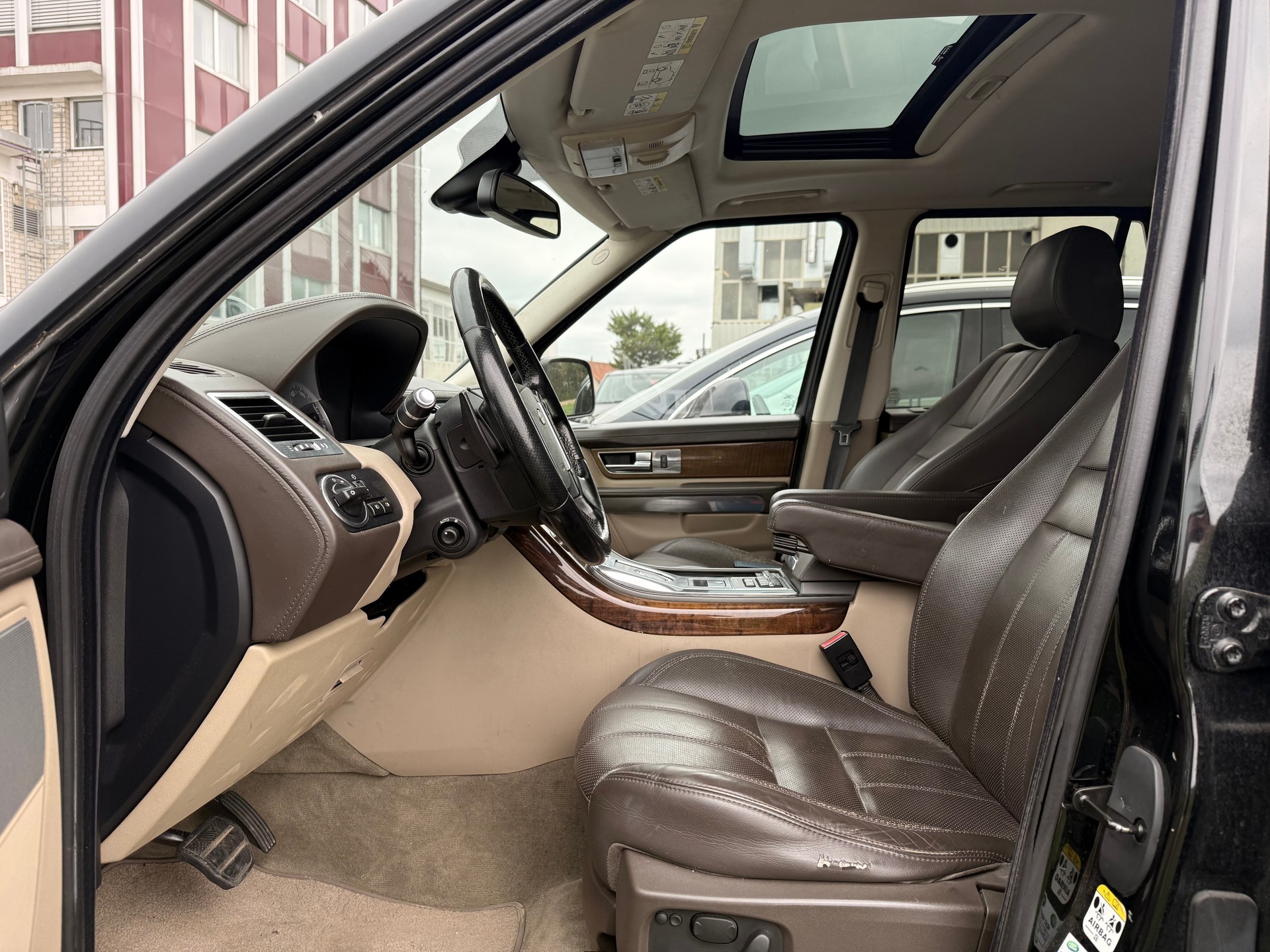 LAND ROVER Range Rover Sport 3.0 TDV6 Autobiography Automatic-image-4