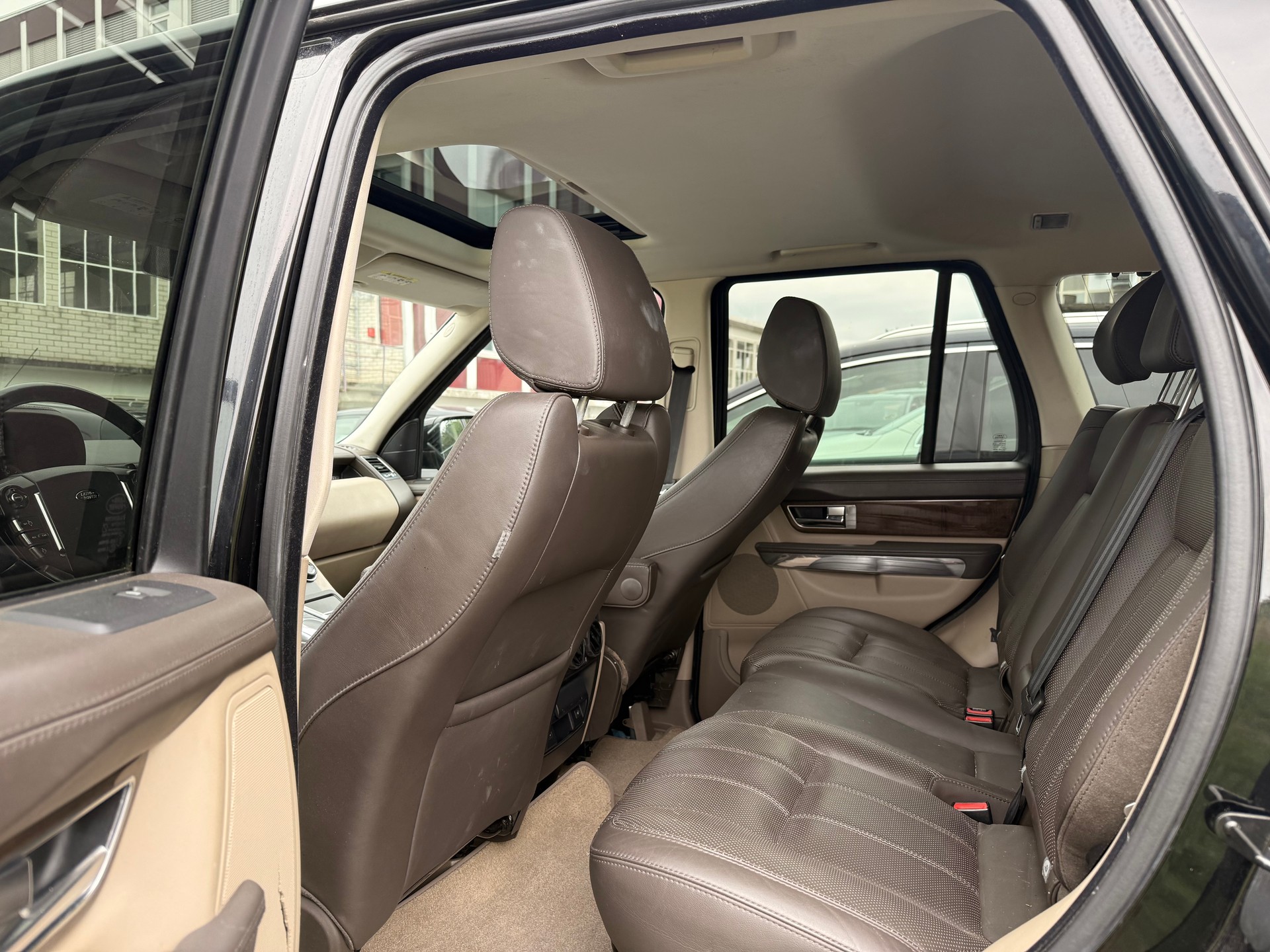 LAND ROVER Range Rover Sport 3.0 TDV6 Autobiography Automatic-image-7