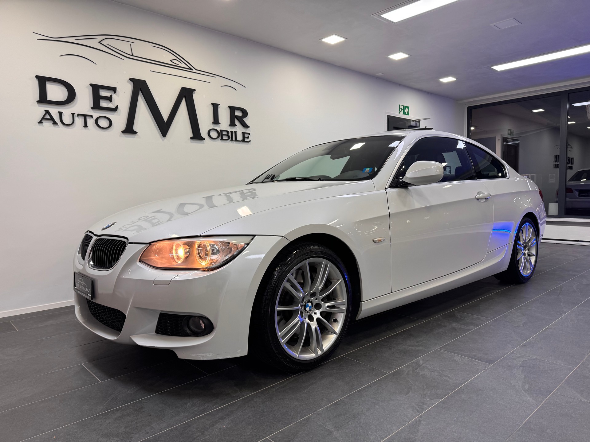 BMW 335i xDrive Coupé *M-Sport / AHK / H/K Soundsystem / Schiebedach*