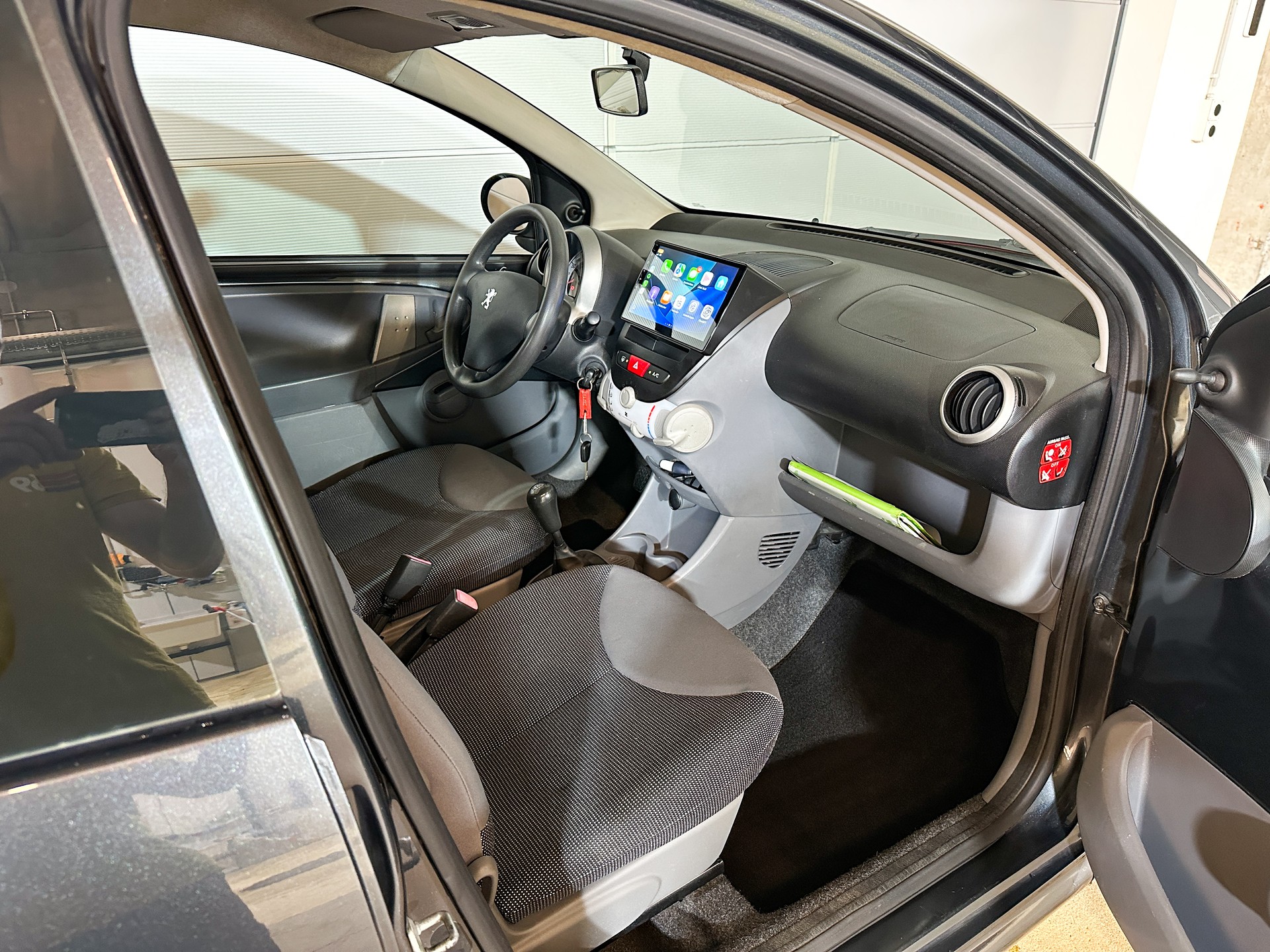 PEUGEOT 107 1.0 Urban-image-11