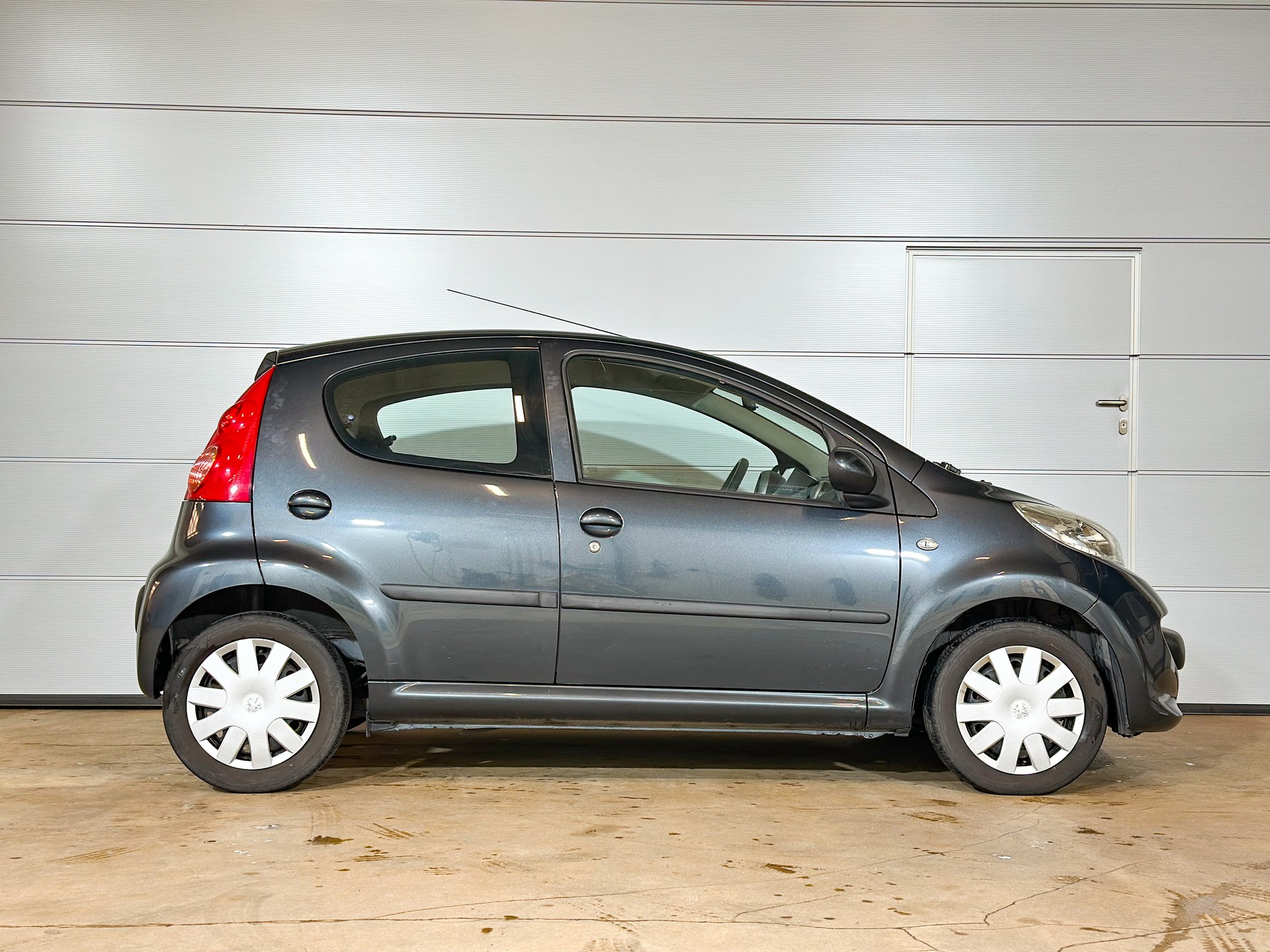 PEUGEOT 107 1.0 Urban-image-4