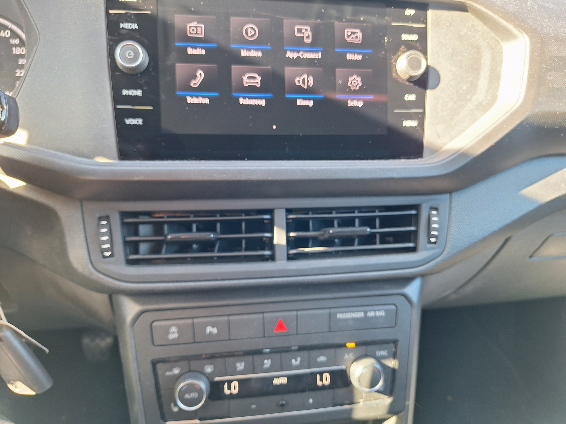 VW T-Cross 1.0 TSI Life-image-15