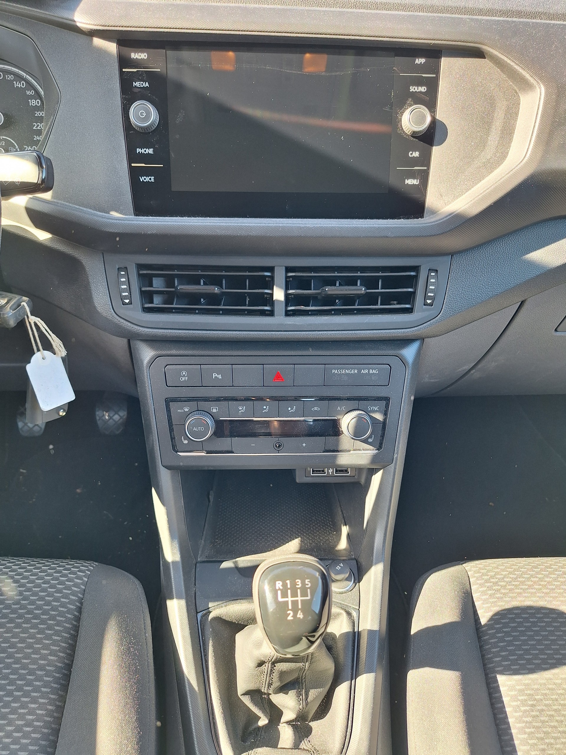 VW T-Cross 1.0 TSI Life-image-13