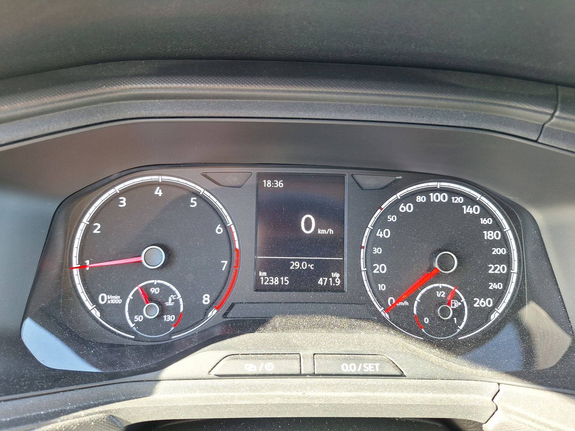 VW T-Cross 1.0 TSI Life-image-16