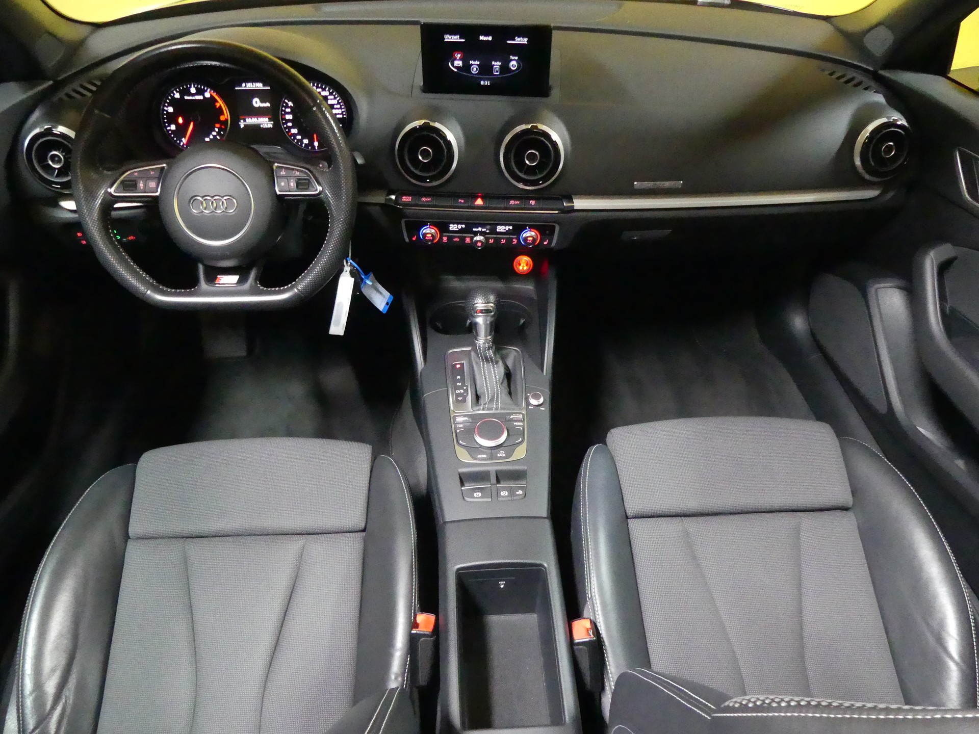 AUDI A3 Cabriolet 1.8 TFSI Ambition quattro S-tronic-image-14