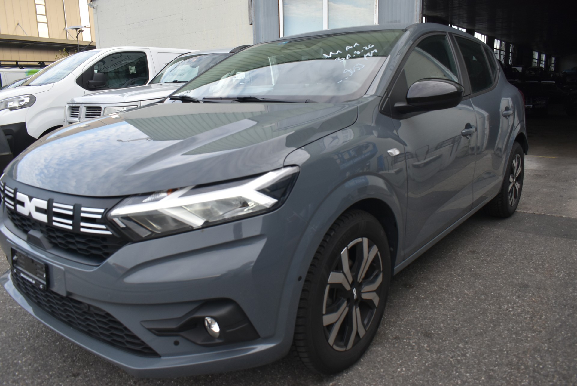 DACIA Sandero TCe 90 Journey CVT-image-9