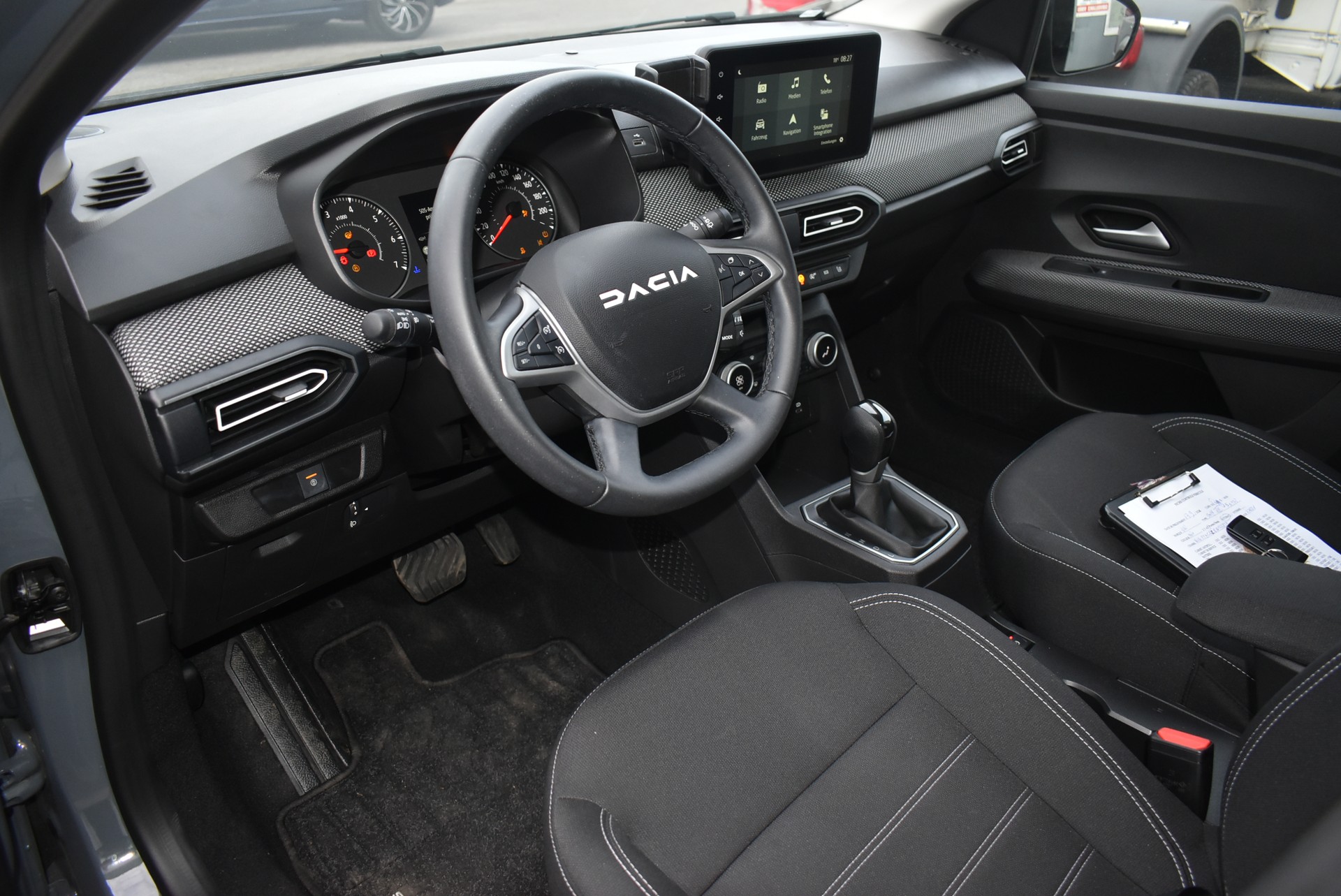 DACIA Sandero TCe 90 Journey CVT-image-6