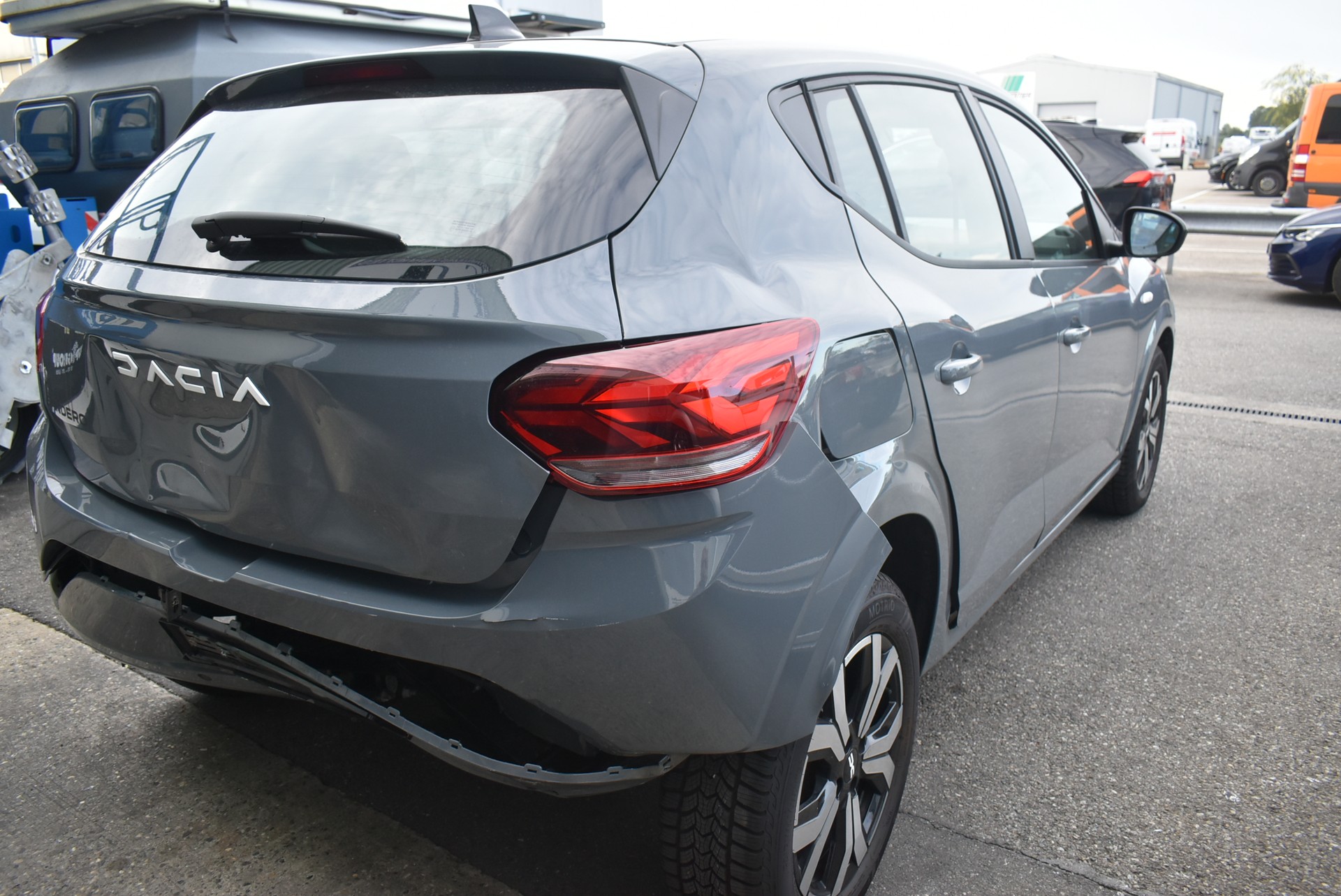 DACIA Sandero TCe 90 Journey CVT-image-2