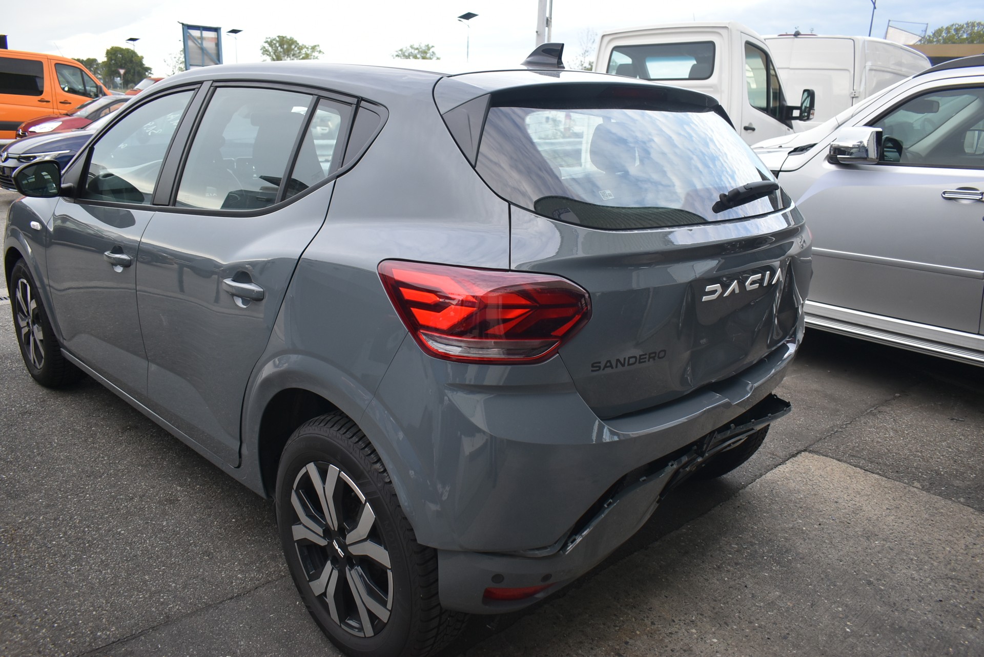 DACIA Sandero TCe 90 Journey CVT-image-4