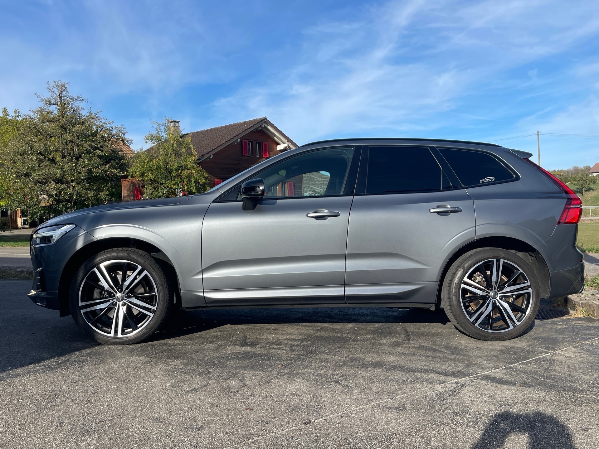 VOLVO XC60 B5 Benzin Mild Hybrid AWD R-Design Geartronic-image-1