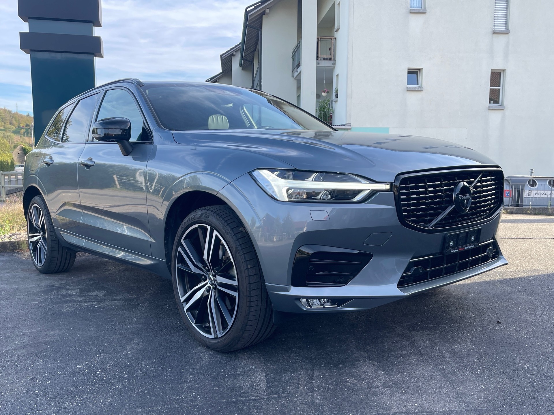 VOLVO XC60 B5 Benzin Mild Hybrid AWD R-Design Geartronic-image-13