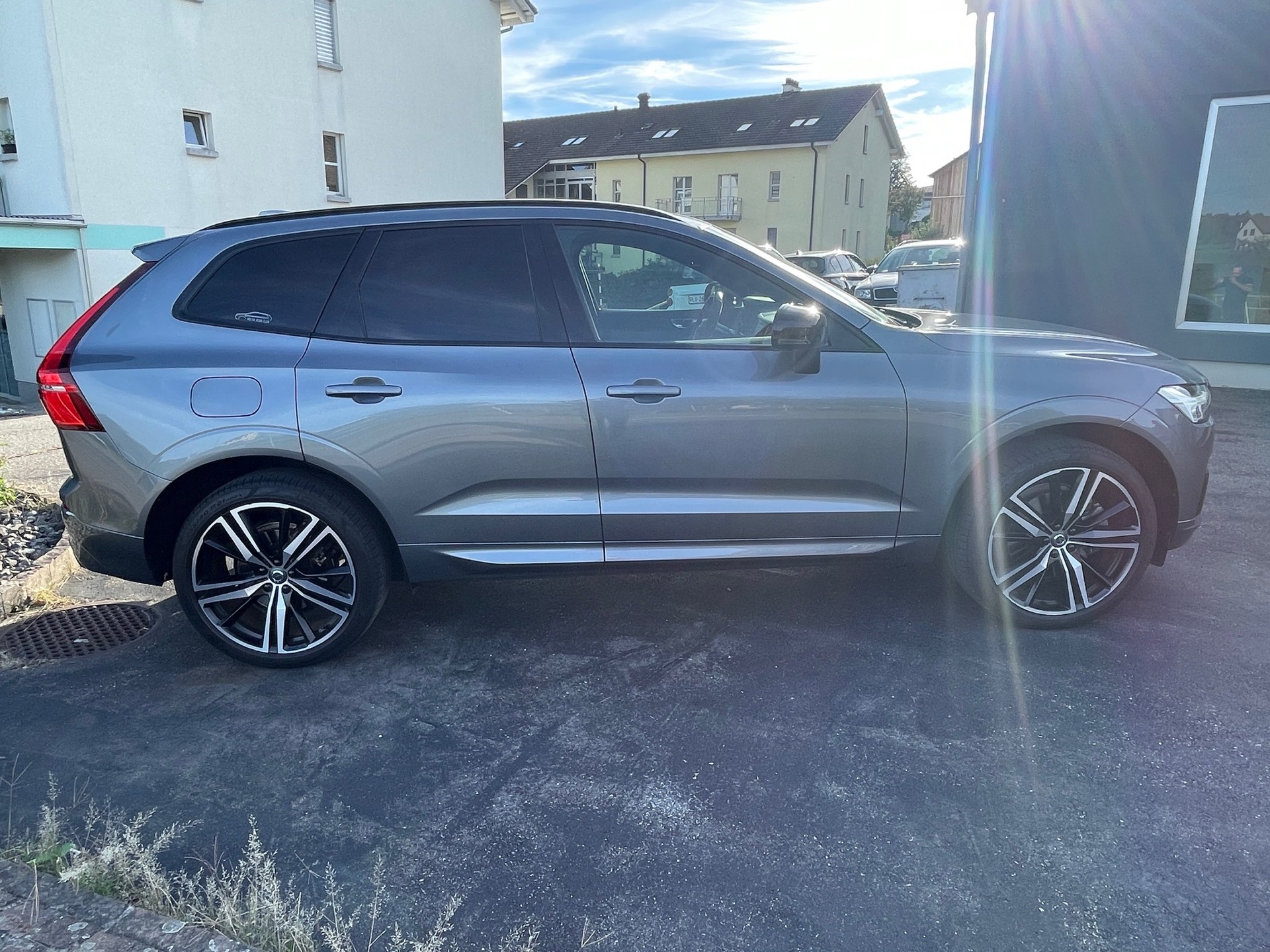 VOLVO XC60 B5 Benzin Mild Hybrid AWD R-Design Geartronic-image-12