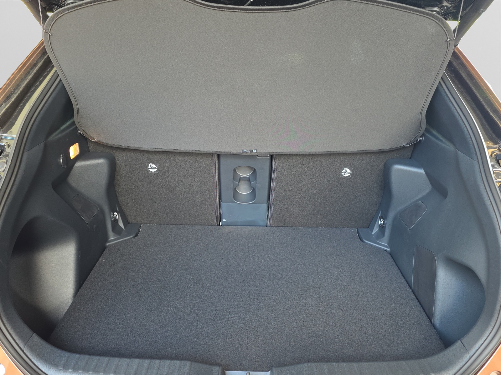 TOYOTA Yaris Cross 1.5 VVT-i HSD Premium AWD-i-image-13