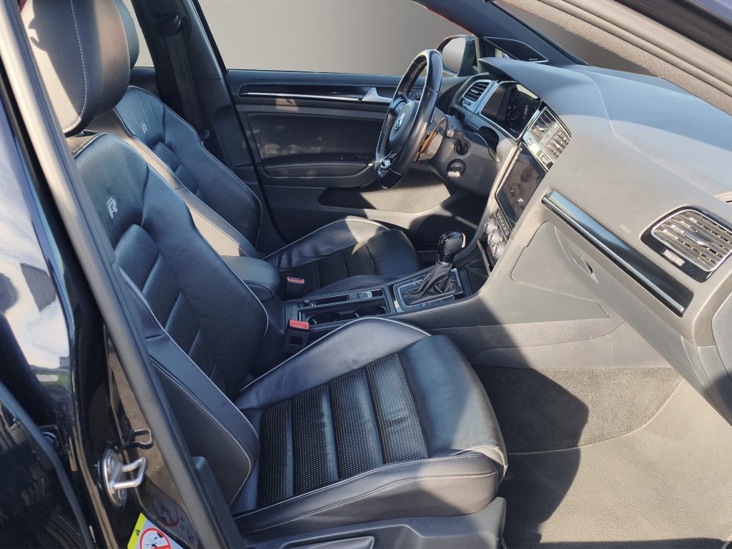 VW Golf VII 2.0 TSI R DSG 4motion-image-12