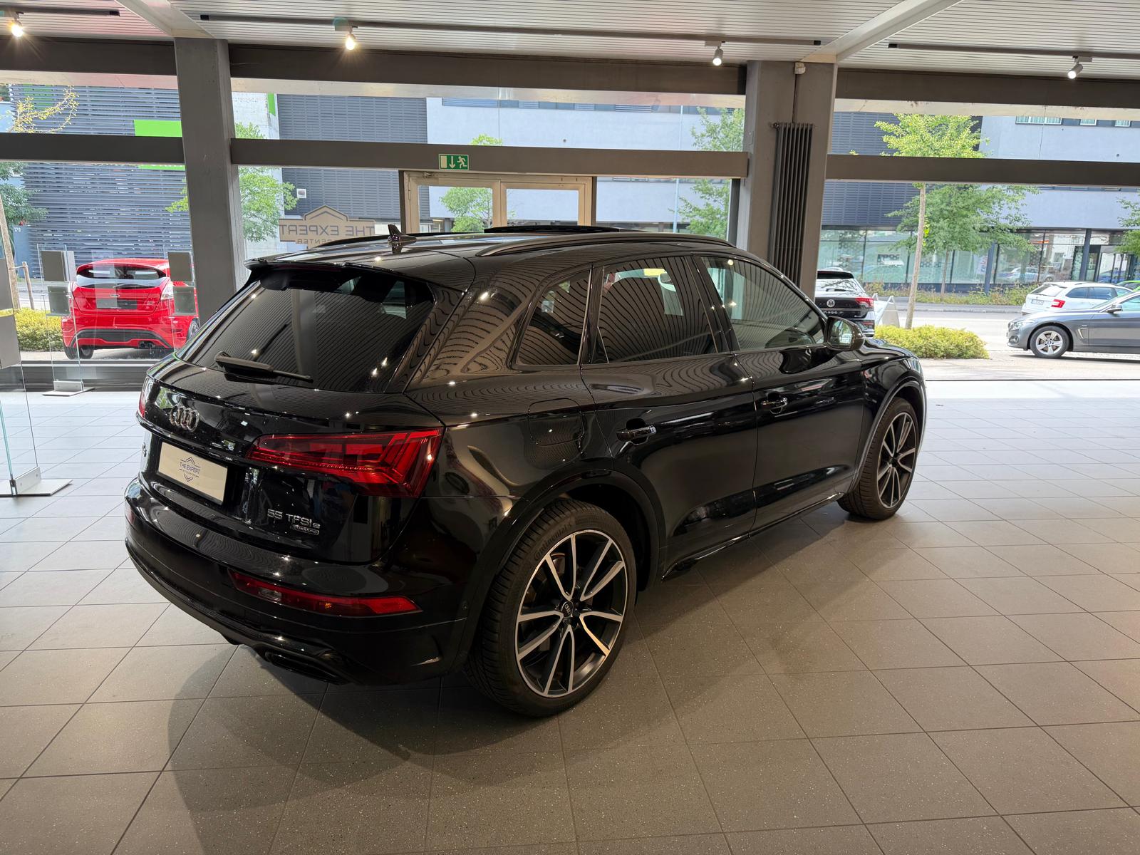 AUDI Q5 55 TFSI e PHEV S line quattro S-tronic-image-5