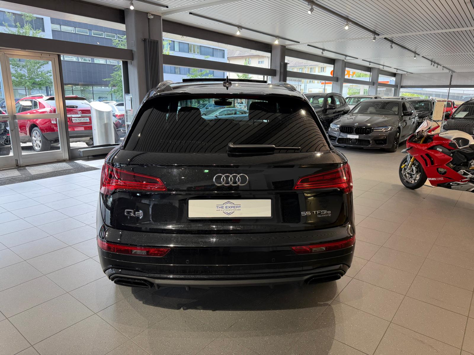AUDI Q5 55 TFSI e PHEV S line quattro S-tronic-image-4