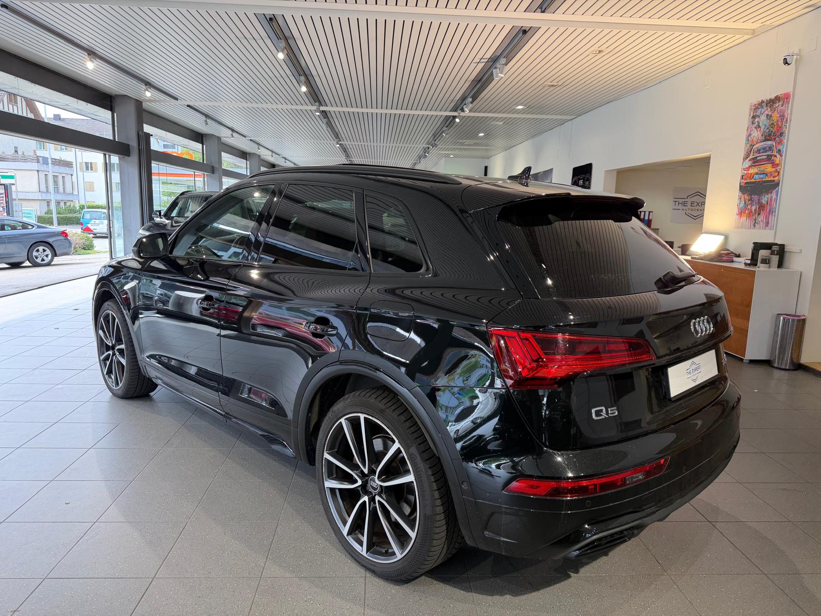 AUDI Q5 55 TFSI e PHEV S line quattro S-tronic-image-3