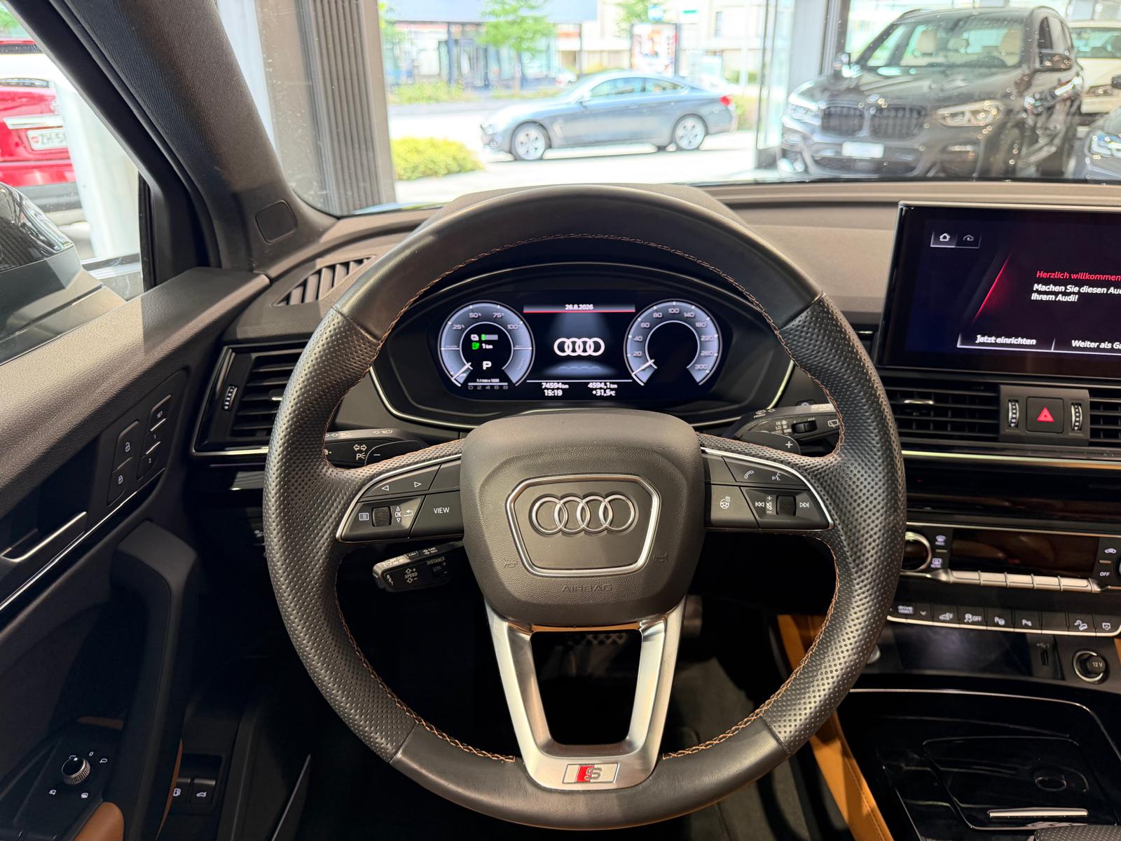 AUDI Q5 55 TFSI e PHEV S line quattro S-tronic-image-12