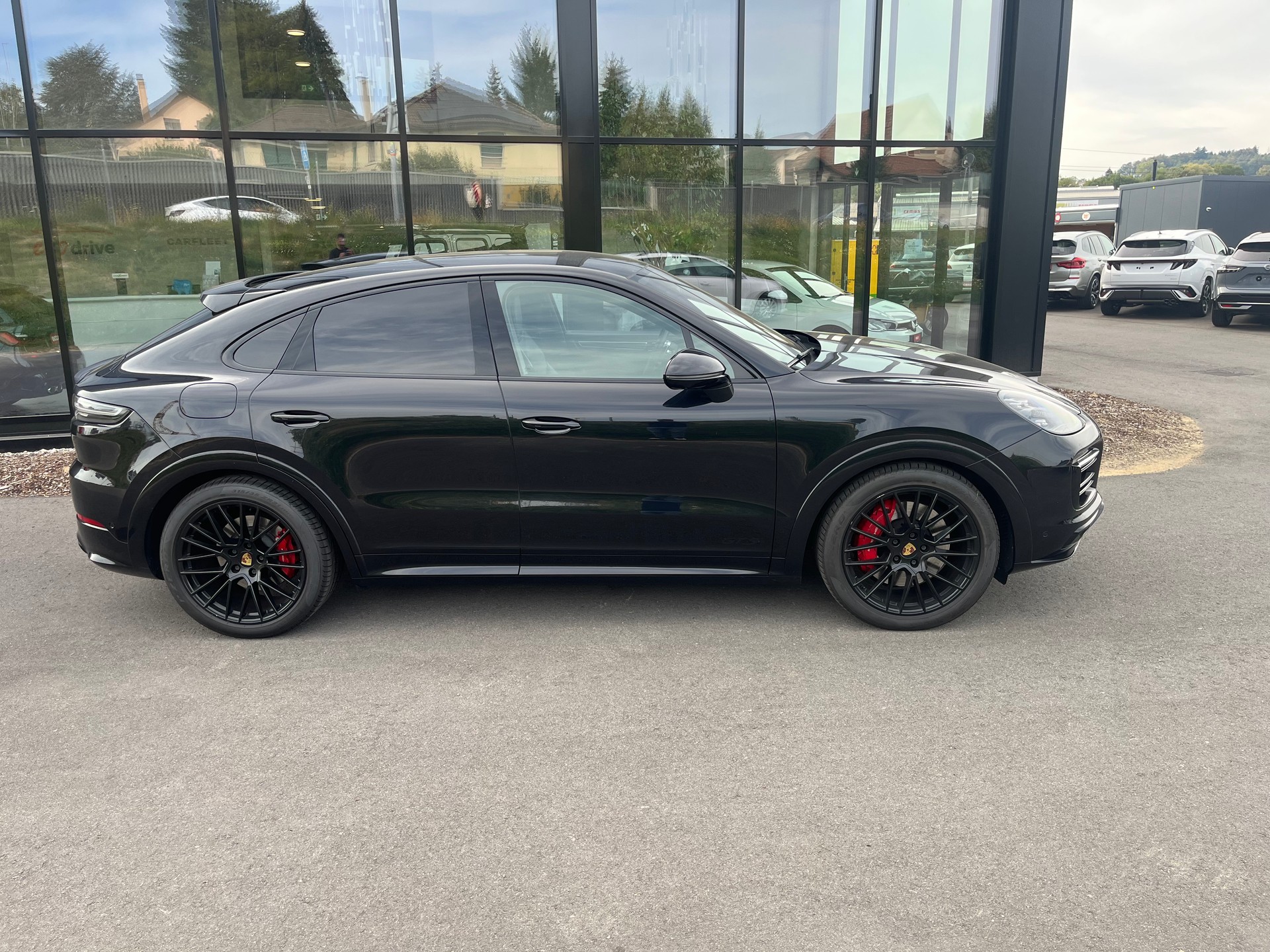 PORSCHE Cayenne GTS Coupé-image-1