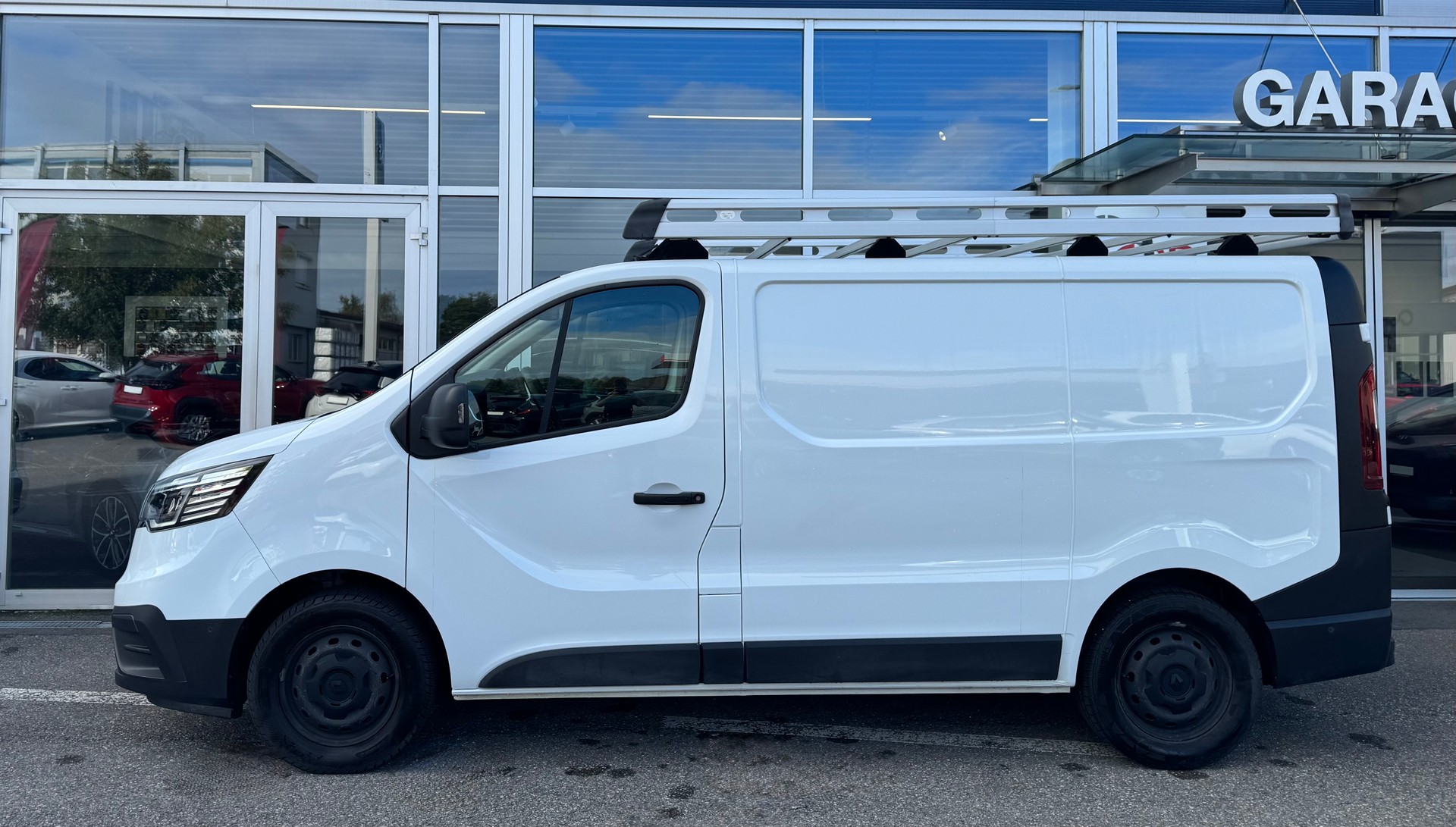 RENAULT Trafic 2.0 Blue dCi 170 Business L1H1 EN-image-3