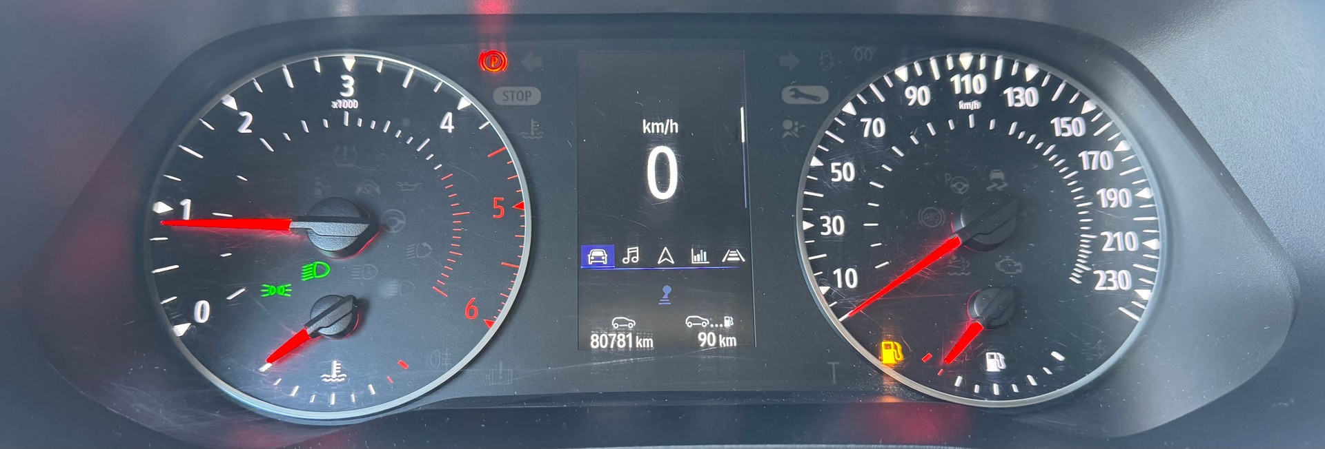 RENAULT Trafic 2.0 Blue dCi 170 Business L1H1 EN-image-14