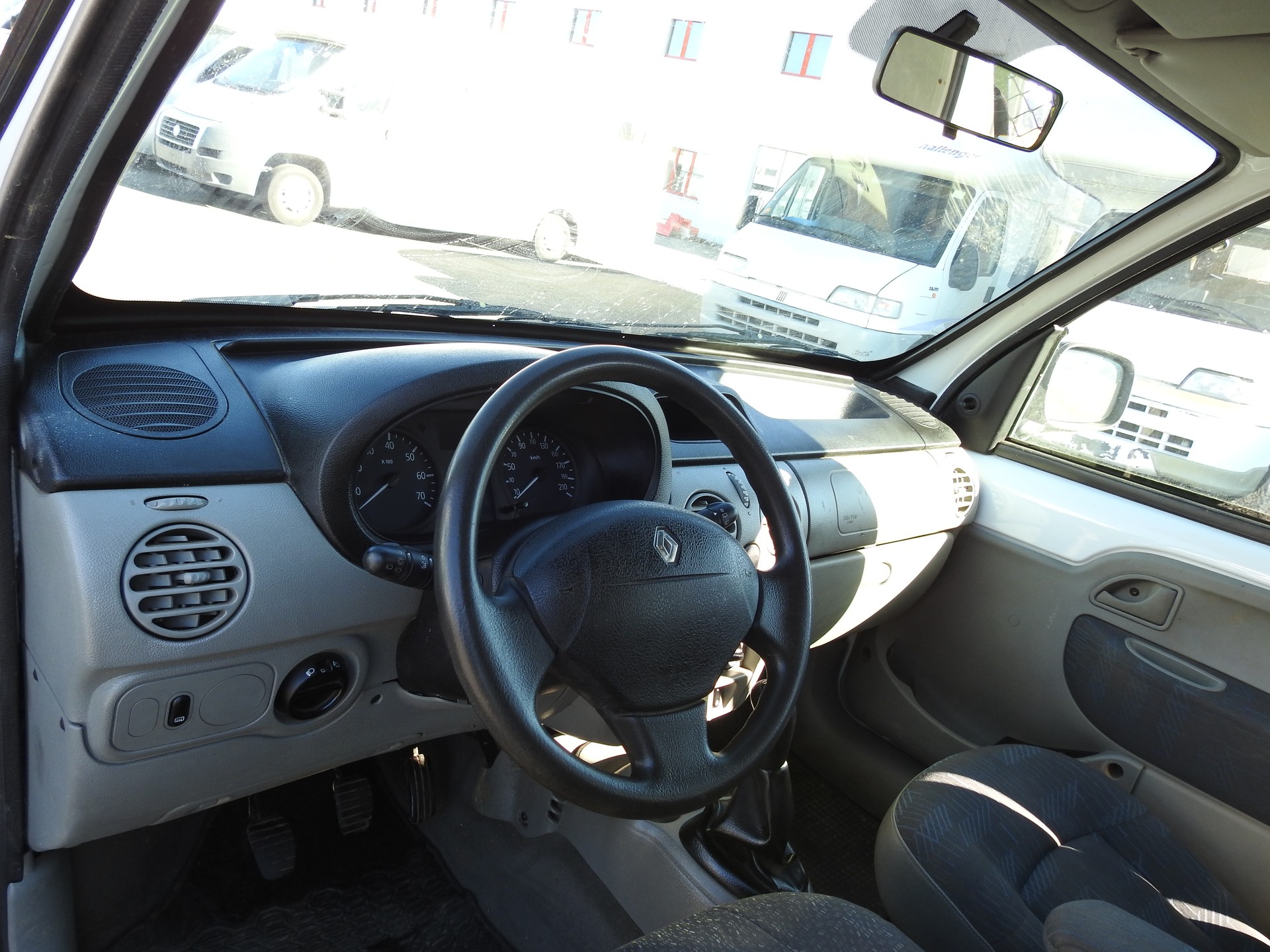 RENAULT Kangoo 1.5 dCi-image-13