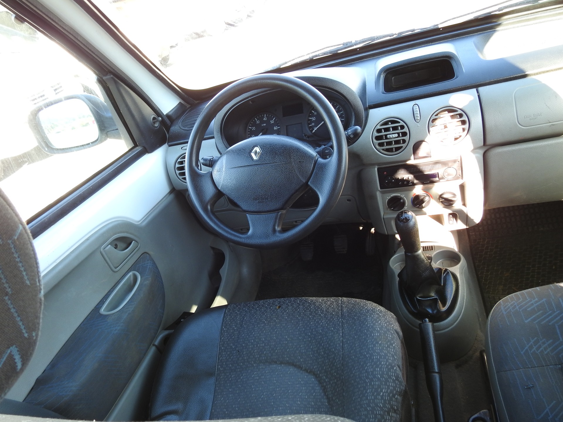 RENAULT Kangoo 1.5 dCi-image-18