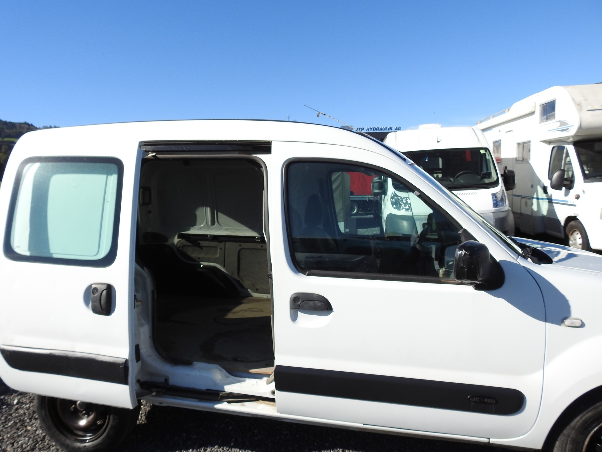 RENAULT Kangoo 1.5 dCi-image-11