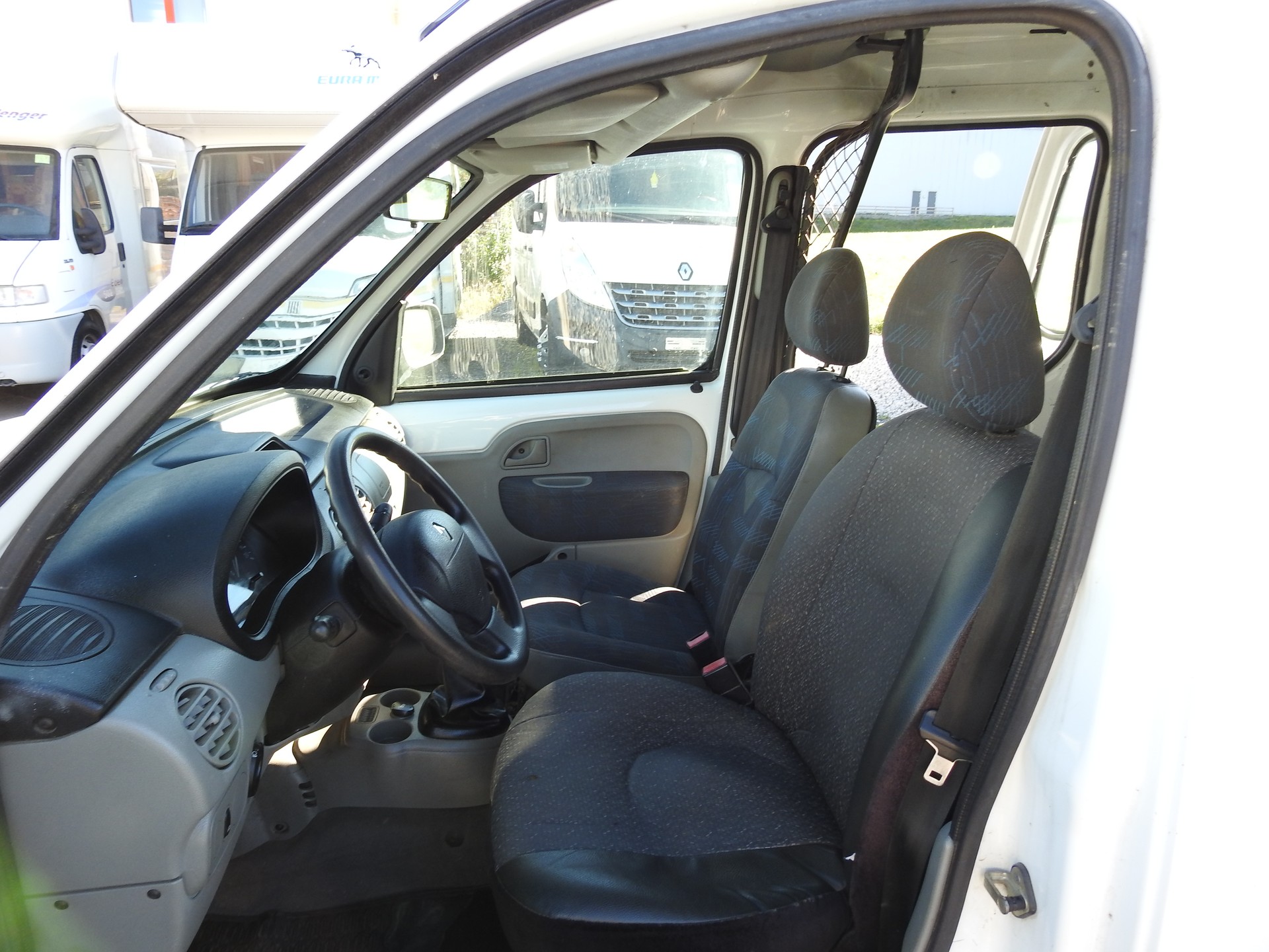 RENAULT Kangoo 1.5 dCi-image-14