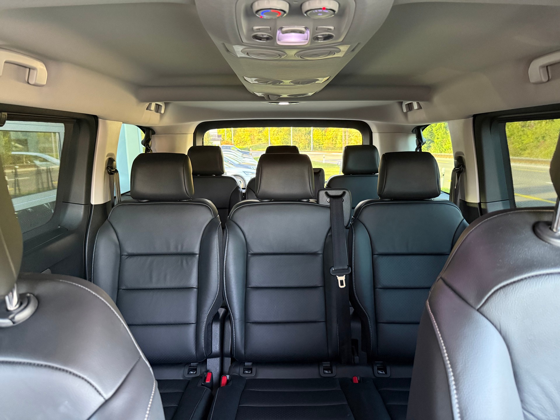 PEUGEOT Traveller 2.2 BlueHDi Business VIP Standard EAT8-image-17
