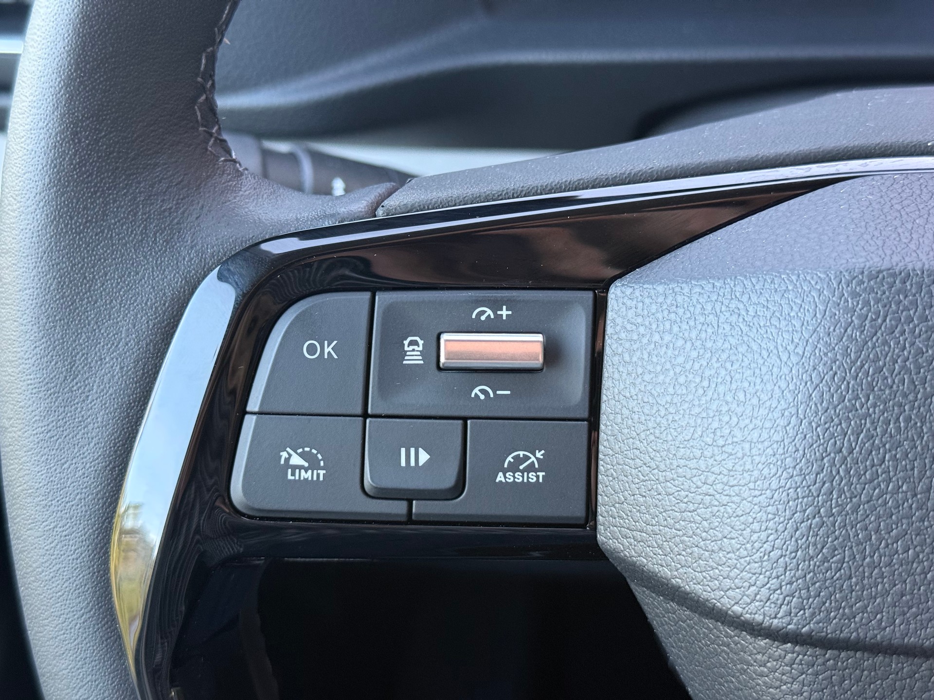 PEUGEOT Traveller 2.2 BlueHDi Business VIP Standard EAT8-image-14