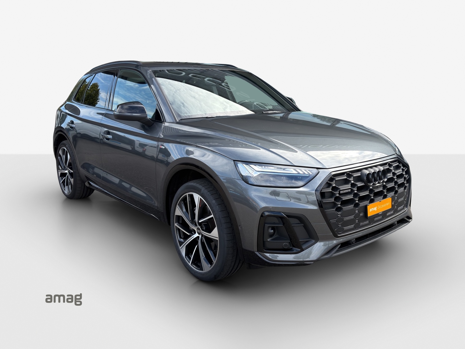 AUDI Q5 40 TDI Black Edition quattro S-tronic-image-5