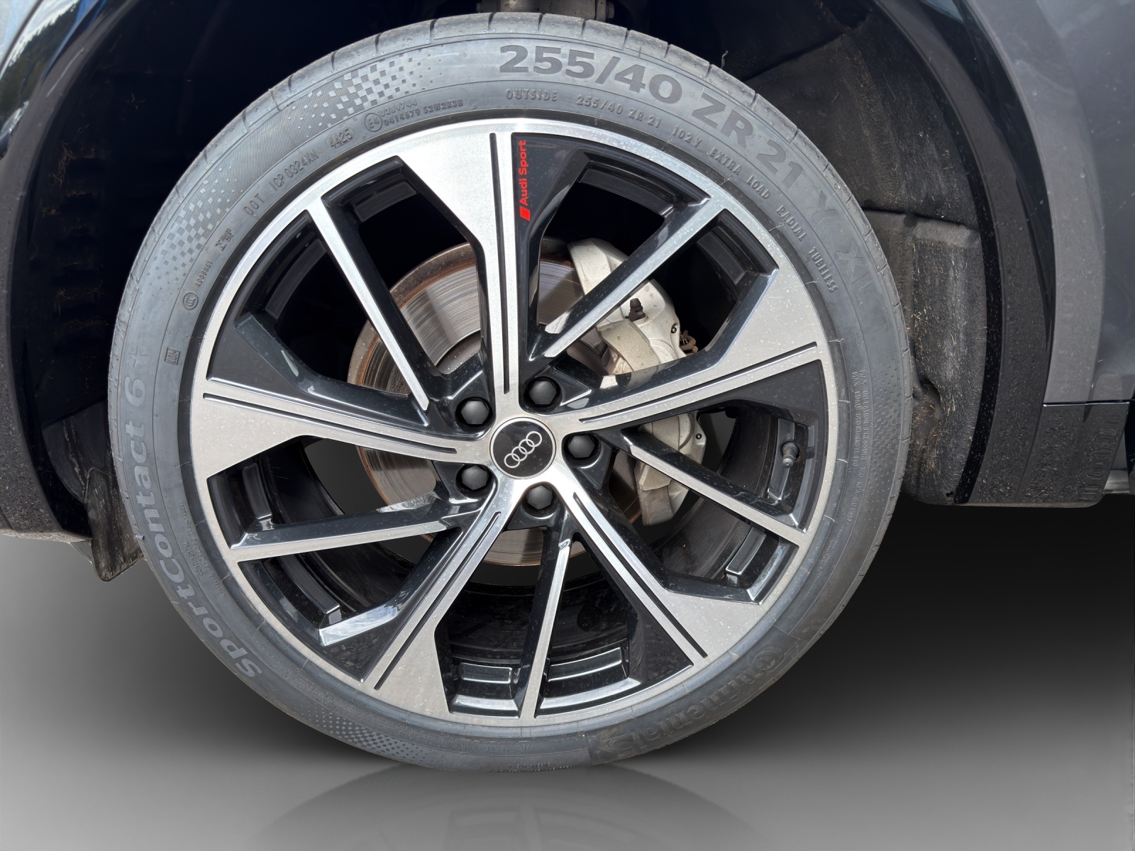 AUDI Q5 40 TDI Black Edition quattro S-tronic-image-13