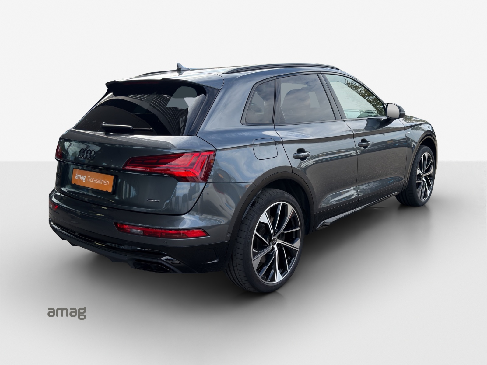 AUDI Q5 40 TDI Black Edition quattro S-tronic-image-4