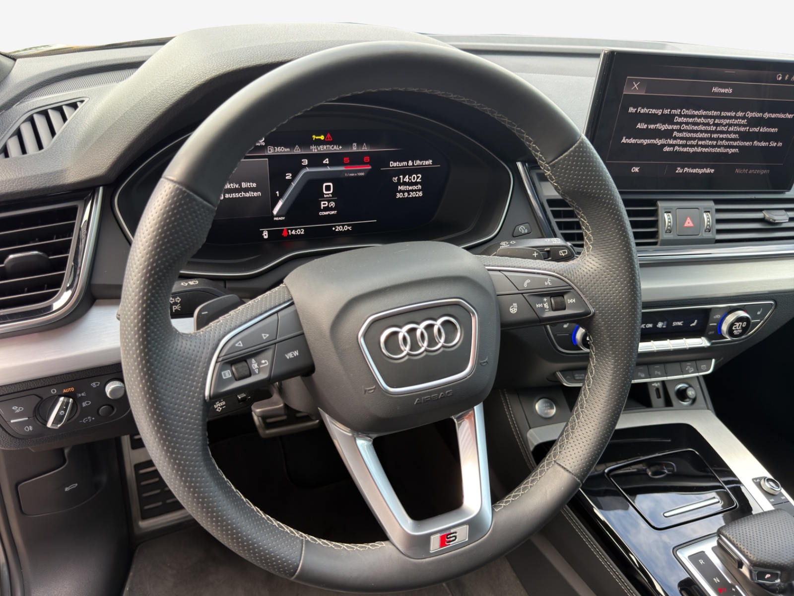 AUDI Q5 40 TDI Black Edition quattro S-tronic-image-9