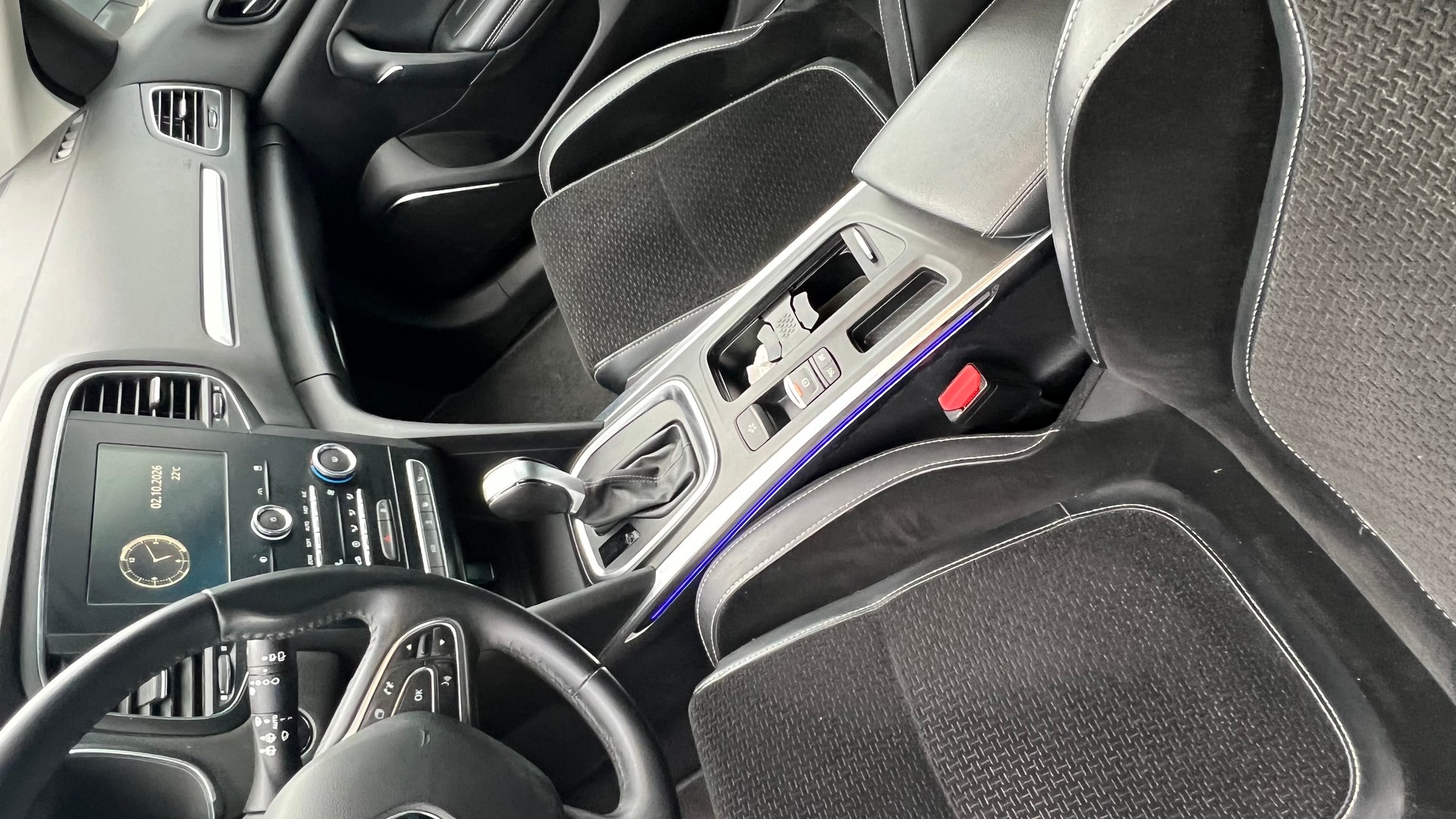 RENAULT Mégane Grandtour 1.5 dCi GT Line EDC-image-12