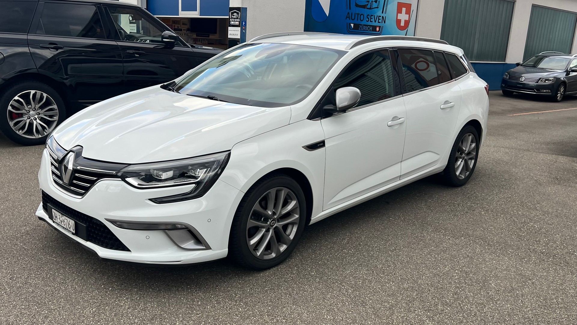 RENAULT Mégane Grandtour 1.5 dCi GT Line EDC-image-10