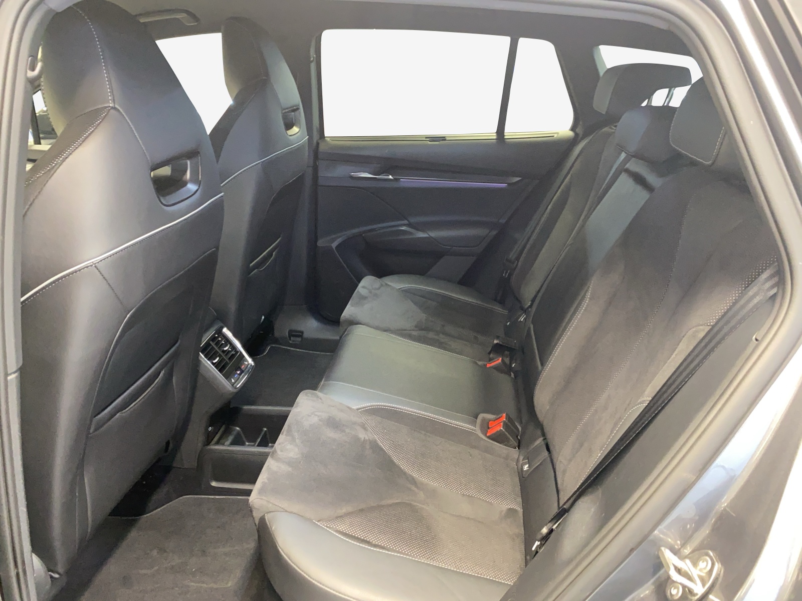 SKODA Enyaq iV 80x SportLine-image-11