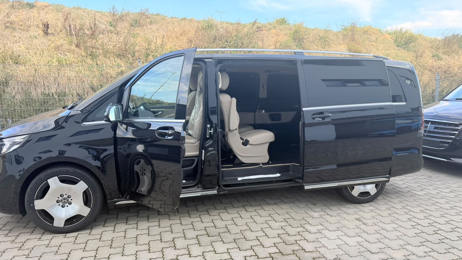 MERCEDES-BENZ MERCEDES-BENZ V 300 d Extra-Lang 4matic Exclusive FALCON AVERS V.I.P-image-27