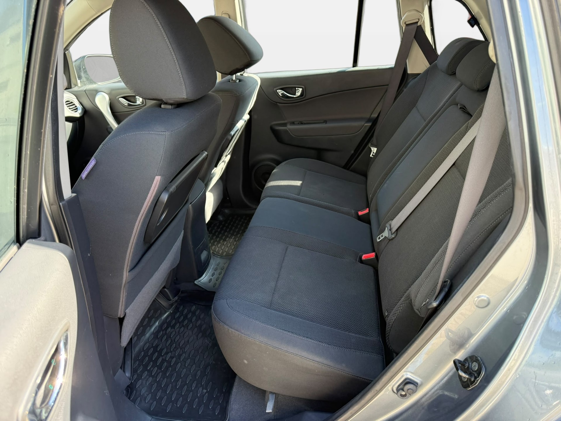RENAULT Koleos 2.5 Dynamique Elégance 4x4-image-12